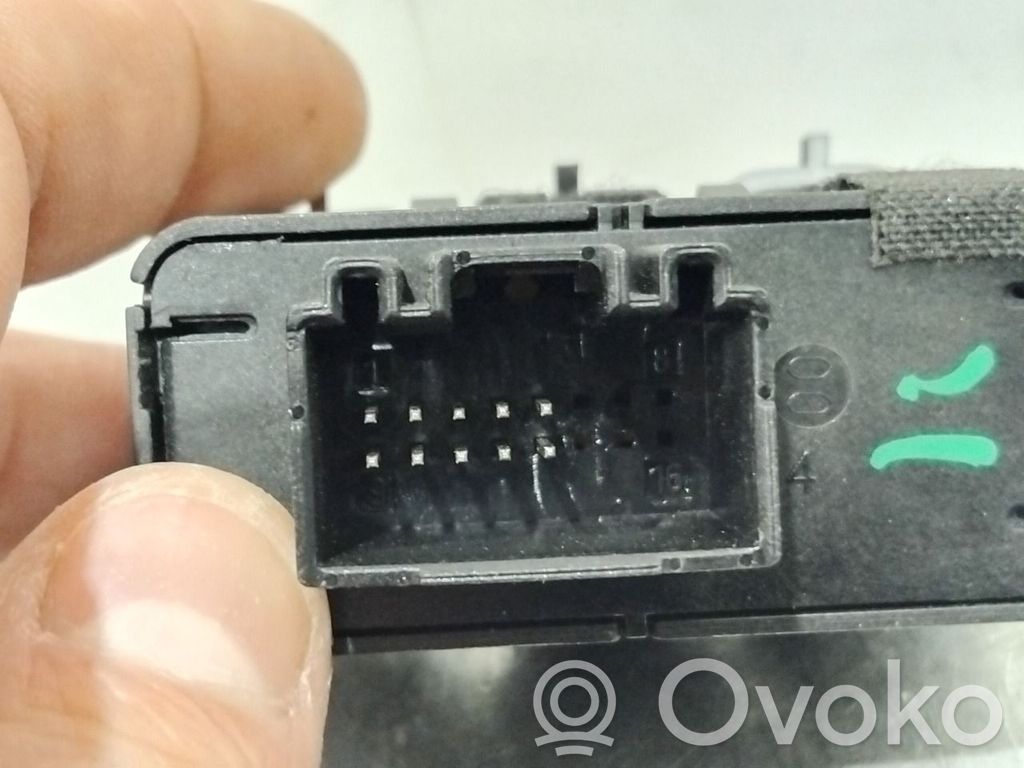 Volkswagen Up Botón interruptor de luz de peligro 