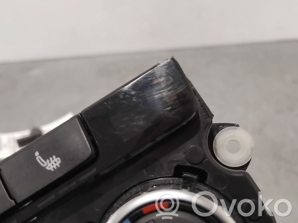 Volkswagen PASSAT B7 Console centrale, commande chauffage/clim
