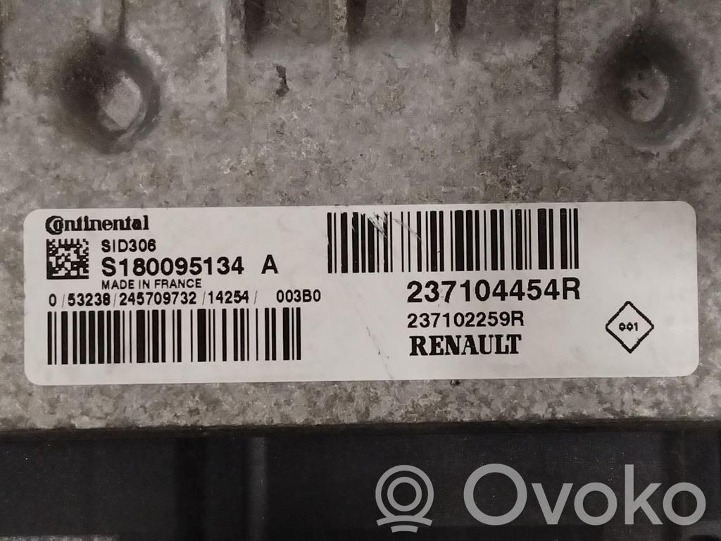 Dacia Duster Moottorin ohjainlaite/moduuli (käytetyt) 