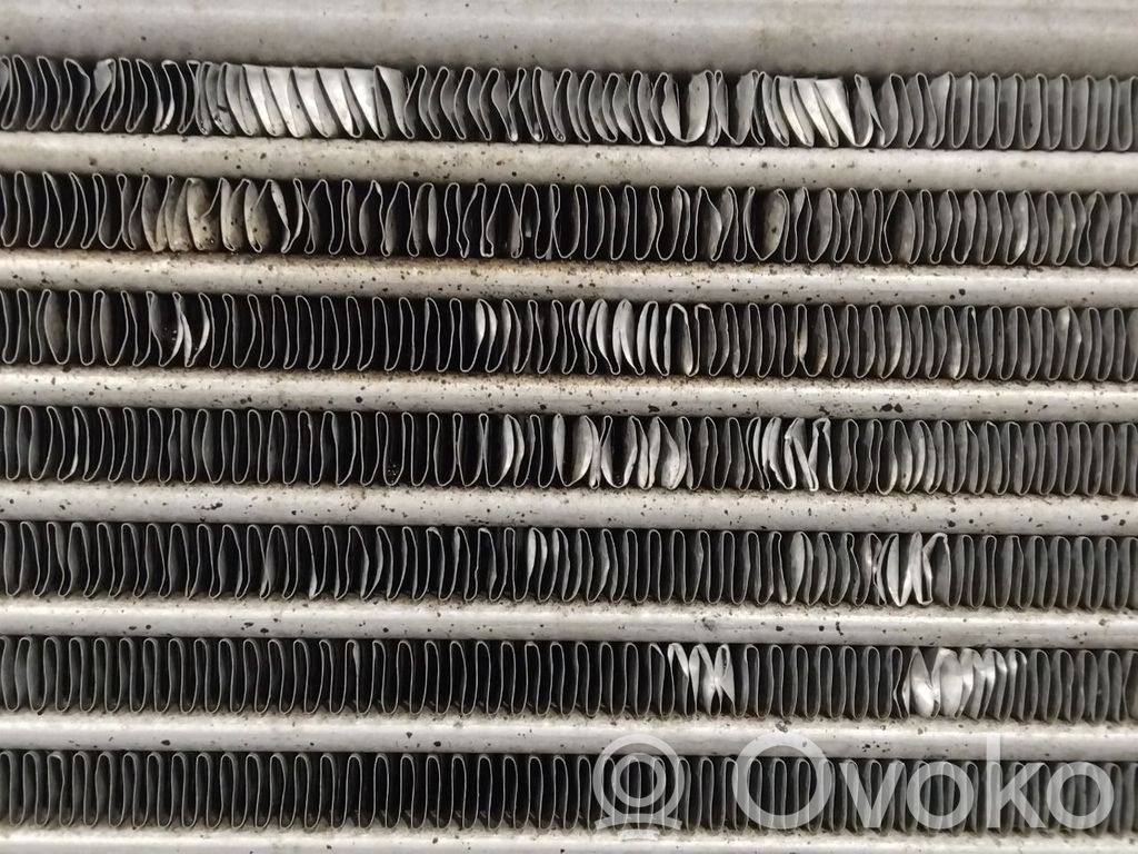 Toyota Hiace (H200) Starpdzesētāja radiators 