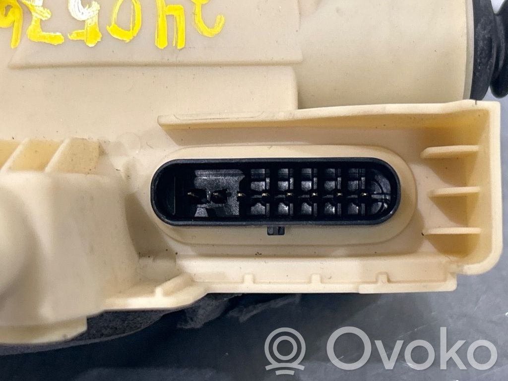 Volvo XC40 Cerradura de puerta trasera 