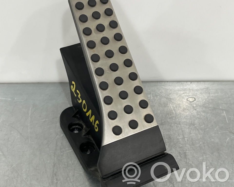 Mercedes-Benz E W212 Accelerator throttle pedal 