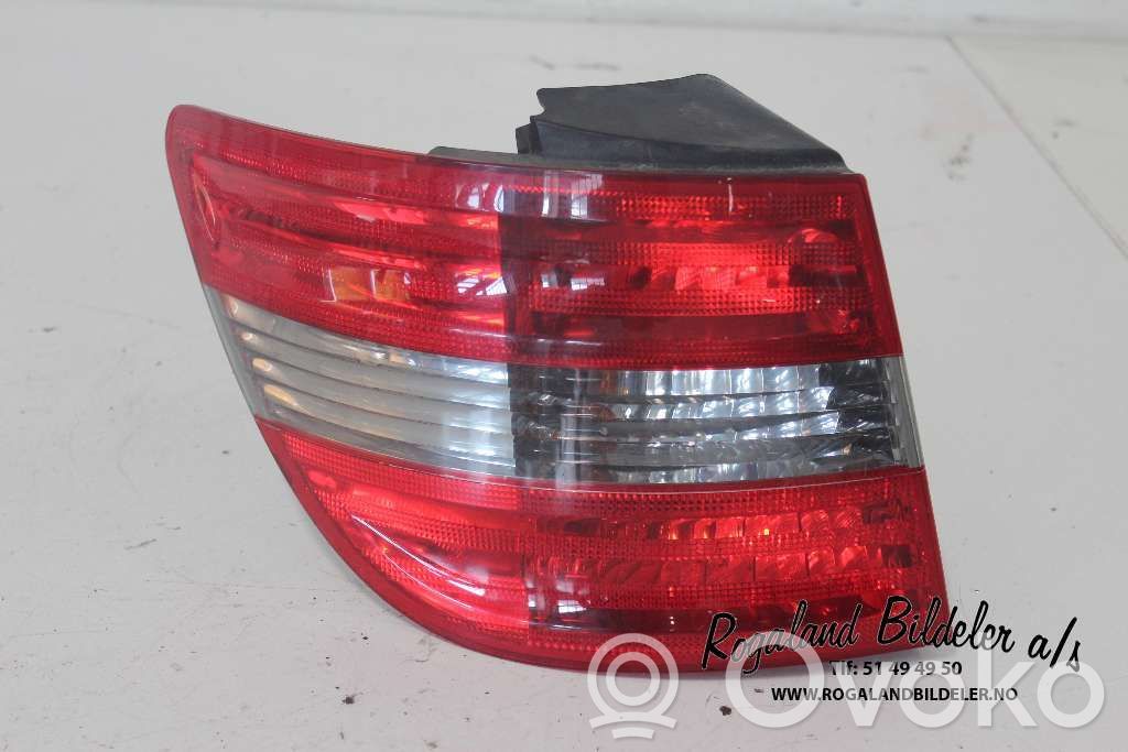 Mercedes-Benz B W245 Feux arrière / postérieurs
