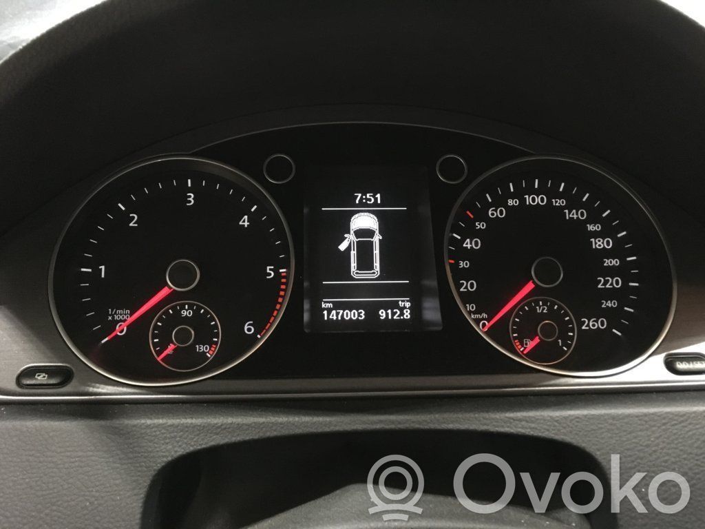 Volkswagen PASSAT B7 Nopeusmittari (mittaristo)