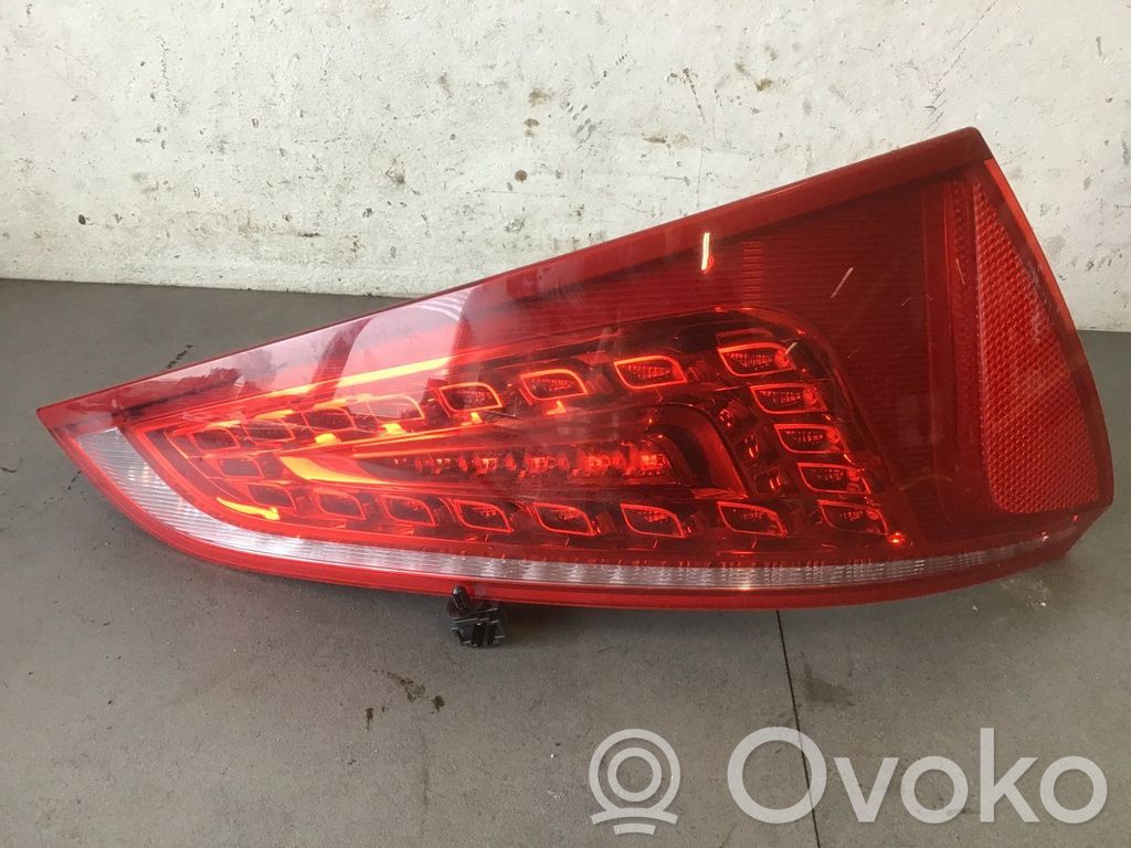 Audi Q5 SQ5 8R Aizmugurējais lukturis virsbūvē