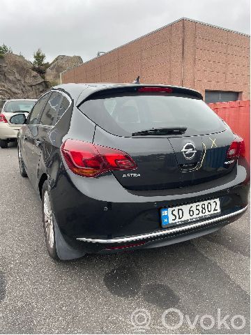 Opel Astra J Lampă spate în caroserie