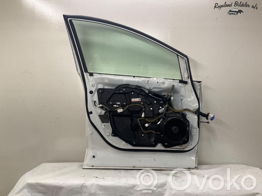 Mazda CX-7 Front door 