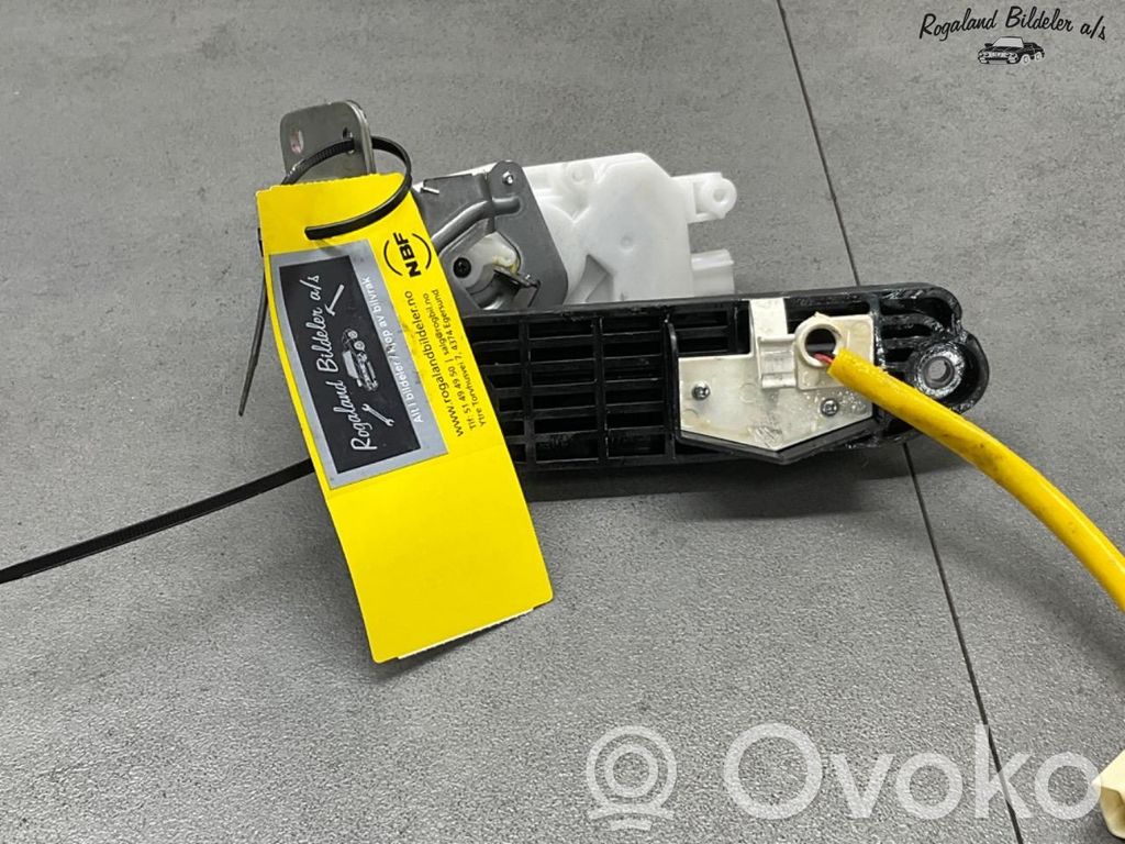 Peugeot 4008 Front door lock