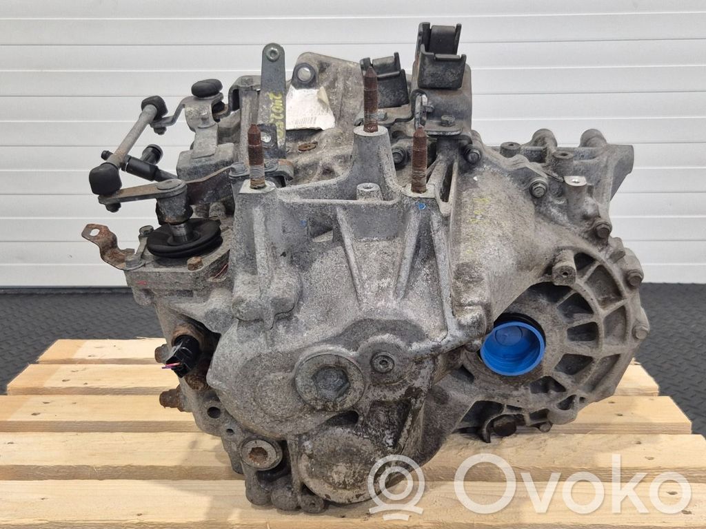 Mitsubishi Outlander Cutie viteze manuală cu 6 trepte