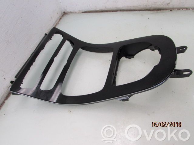 Mercedes-Benz E W213 Console centrale 