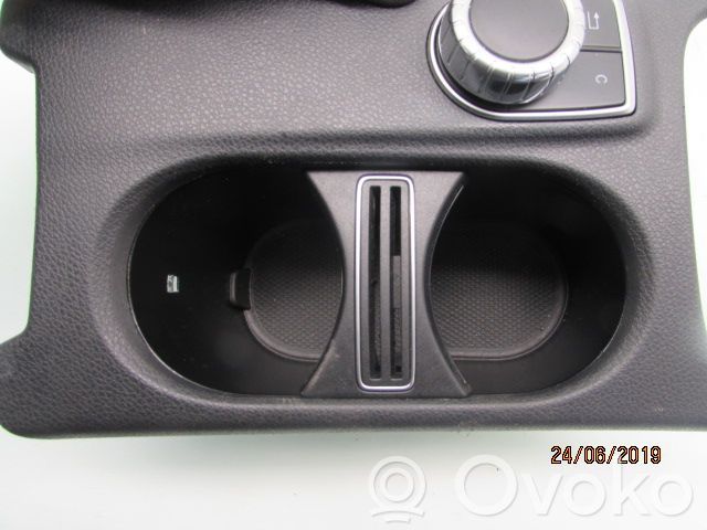 Mercedes-Benz CLA C117 X117 W117 Portavasos