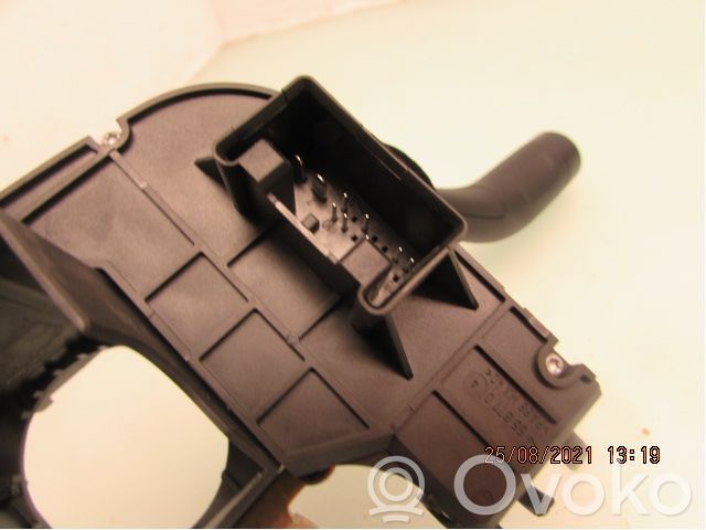 Volkswagen Touareg I Interruptor de control multifunción