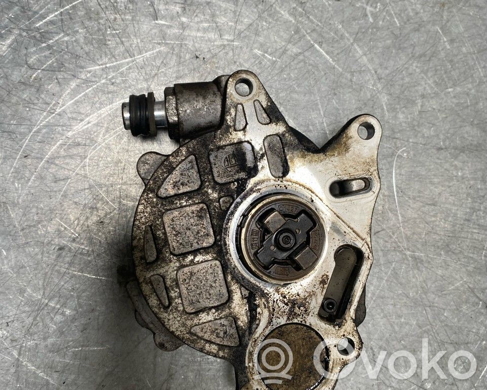 Volkswagen PASSAT B7 Pompa podciśnienia / Vacum 