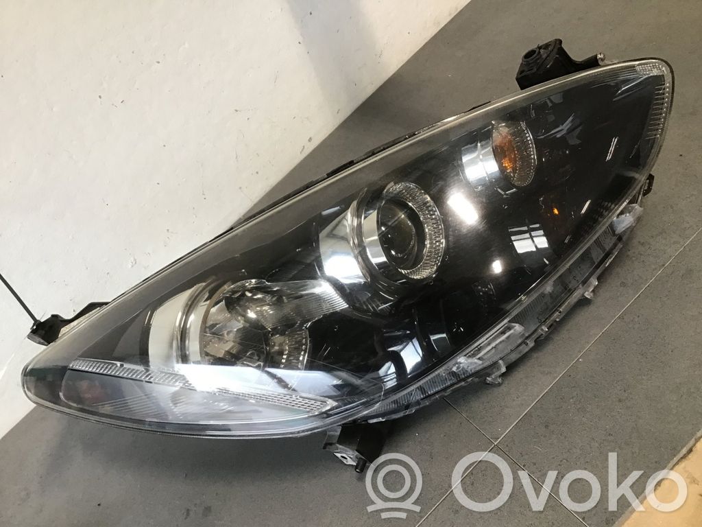Mazda 2 Lampa przednia