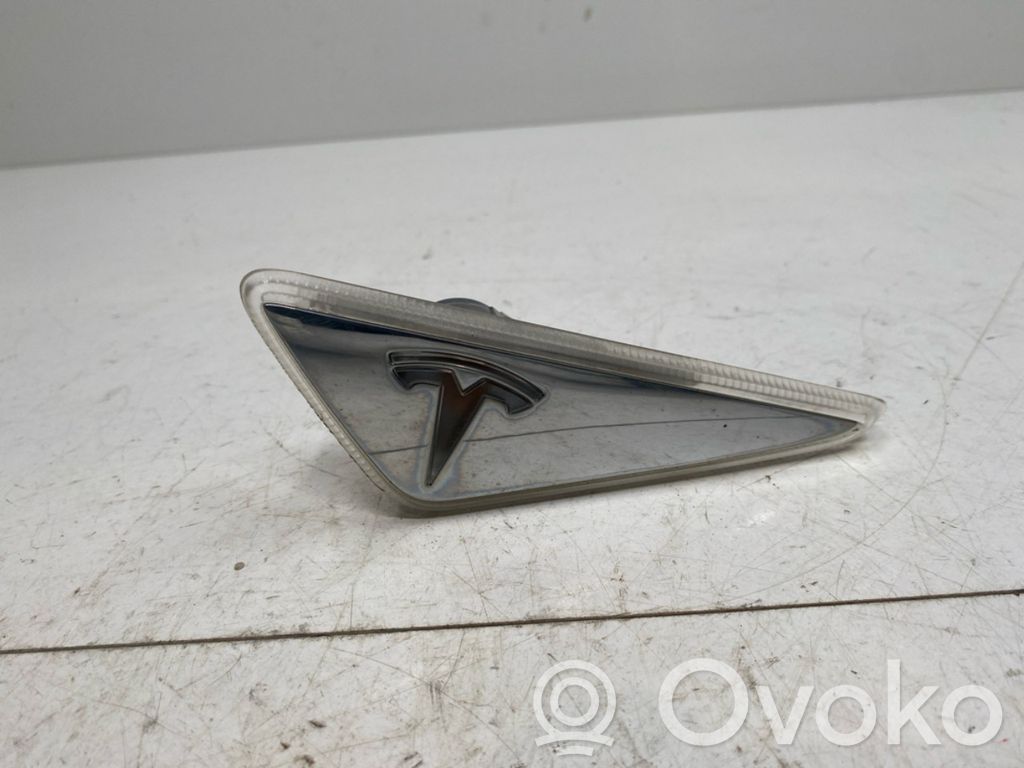 Tesla Model S Mirror indicator light