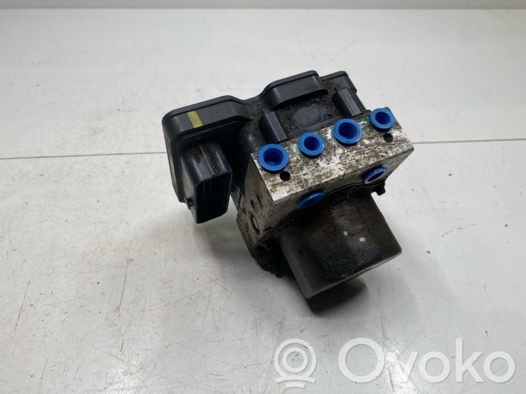 Tesla Model S Pompa ABS