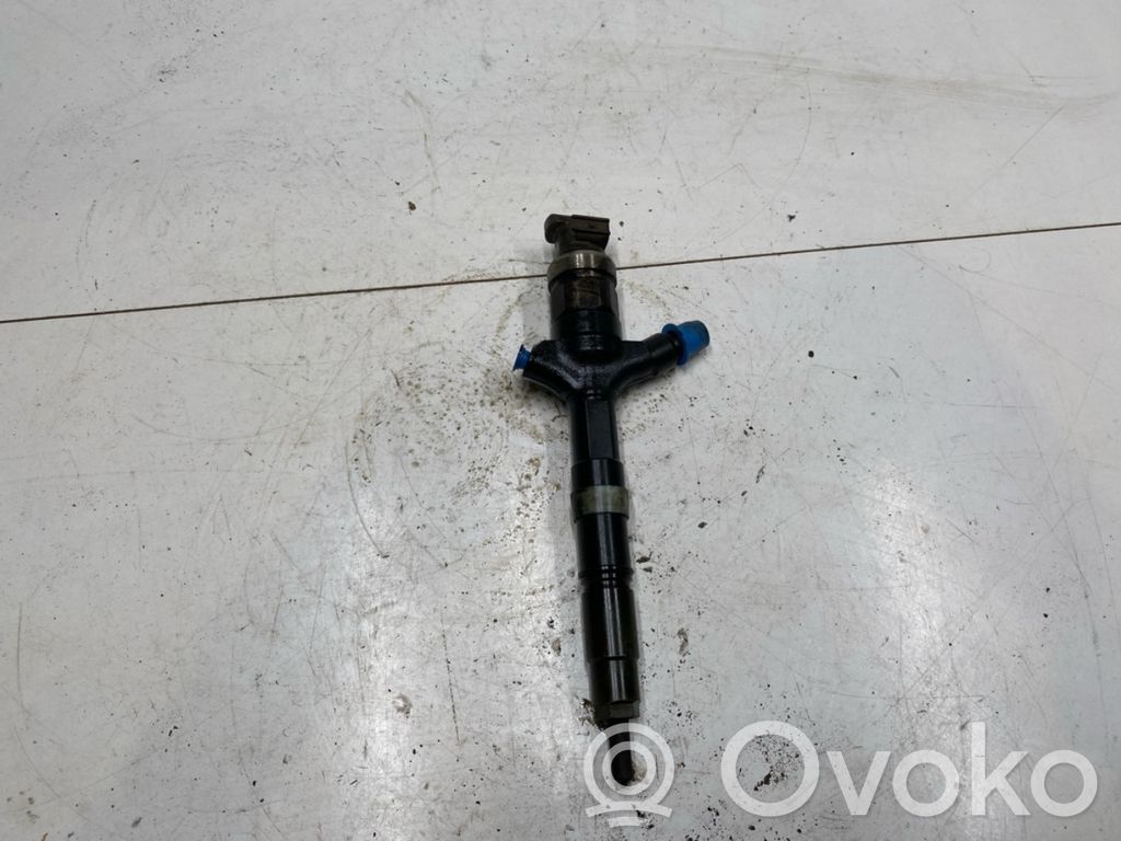 Toyota Corolla Verso AR10 Iniettore