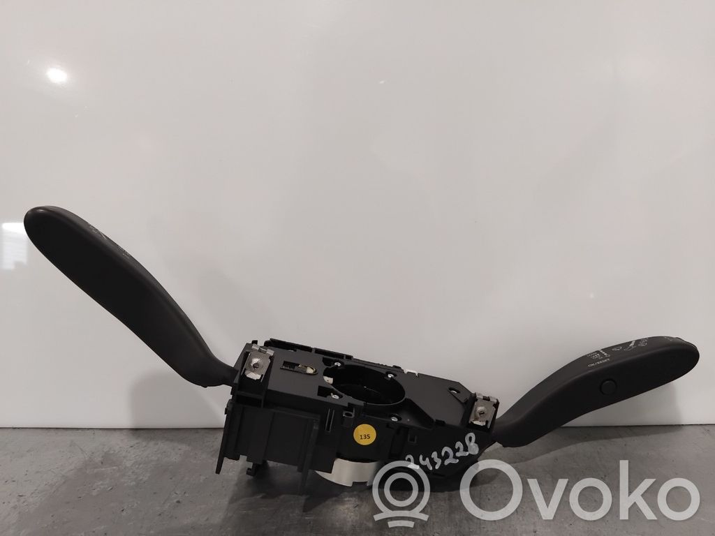 Skoda Fabia Mk2 (5J) Interruptor de control multifunción 