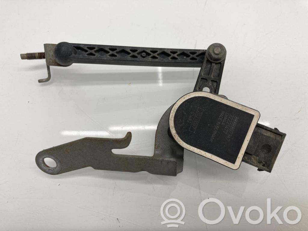 Volvo XC40 Czujnik poziomu zawieszenia pneumatycznego osi przedniej 