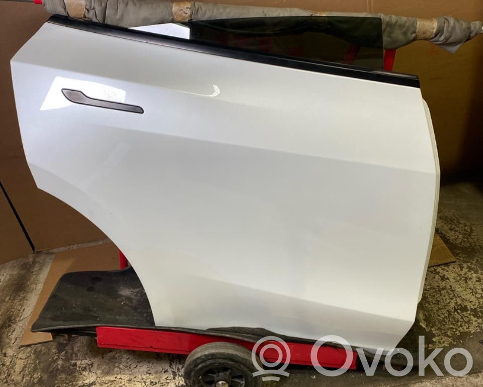 Tesla Model Y Juniper Takaovi 