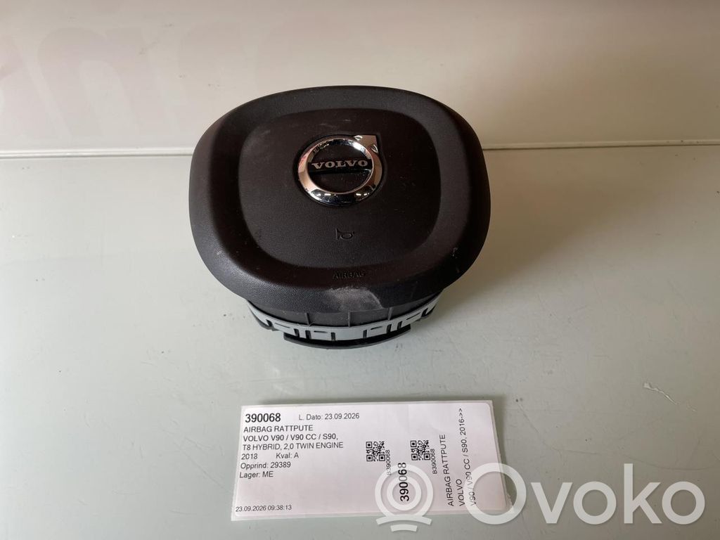 Volvo S90, V90 Airbag dello sterzo