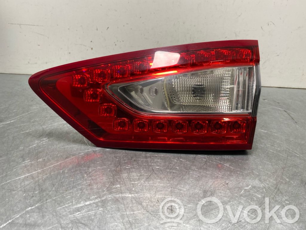 Ford Mondeo MK V Luz trasera/de freno 
