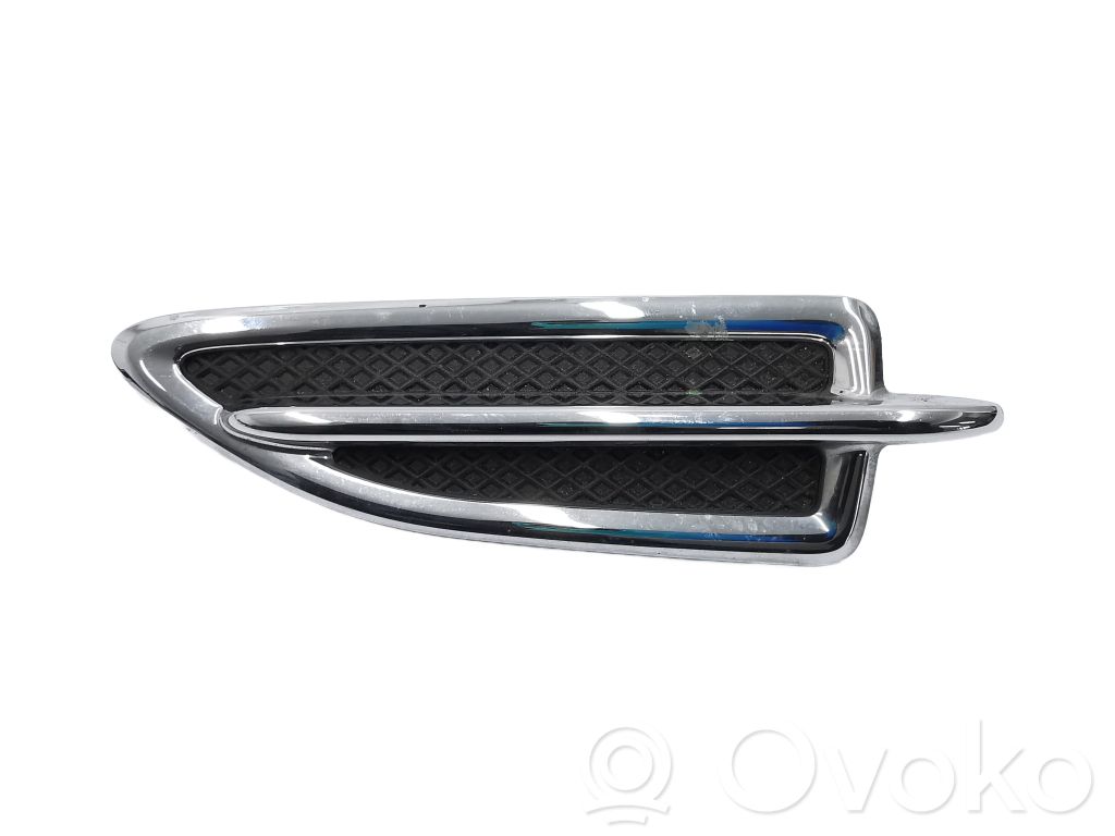 Ford Kuga II Lokasuojan lista (muoto) 