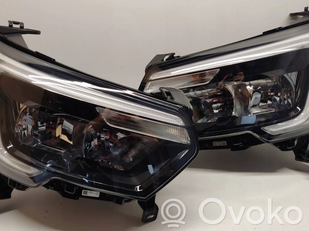 Renault Master III Set di fari/fanali 