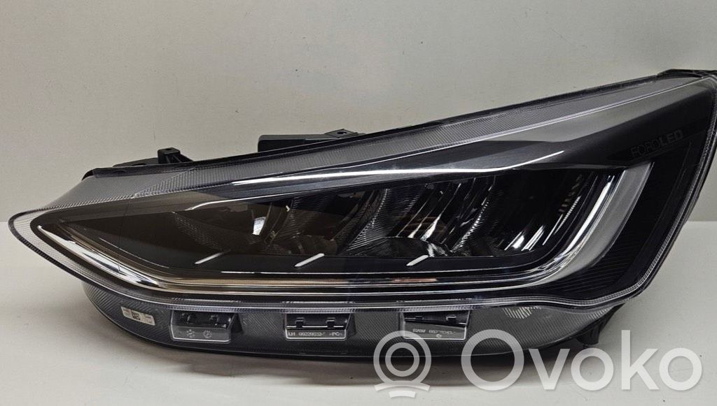 Headlight/headlamp   NX7B13E015CF,F131