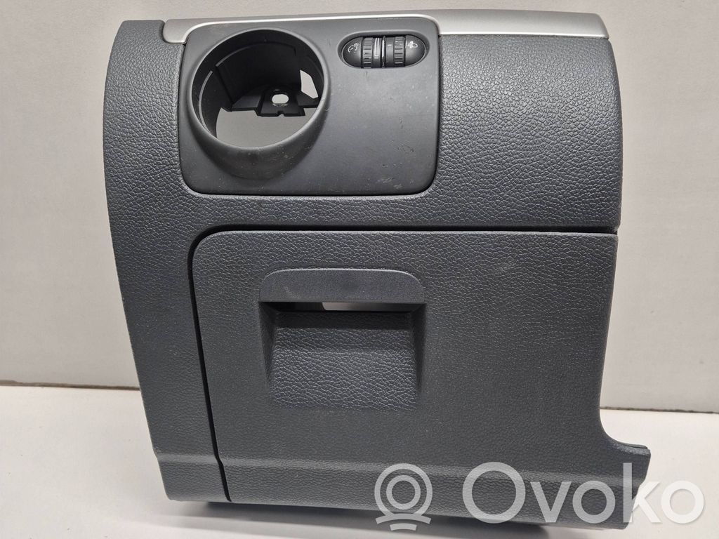 Volkswagen Golf V Moldura del extremo lateral de panel 