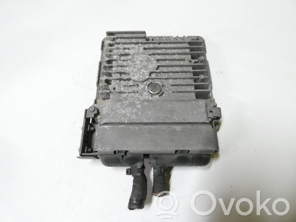 Volkswagen Golf VI Engine control unit/module 