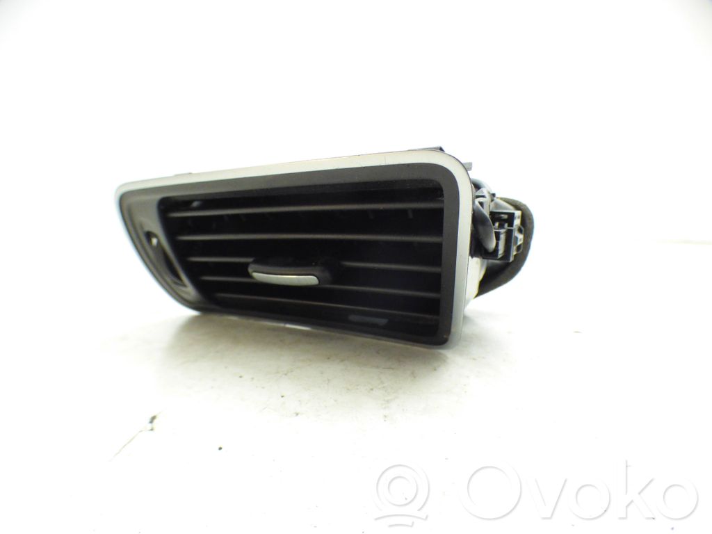 Volkswagen PASSAT B7 Dashboard side air vent grill/cover trim 