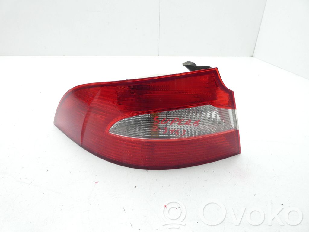 Skoda Superb B6 (3T) Luz trasera/de freno 