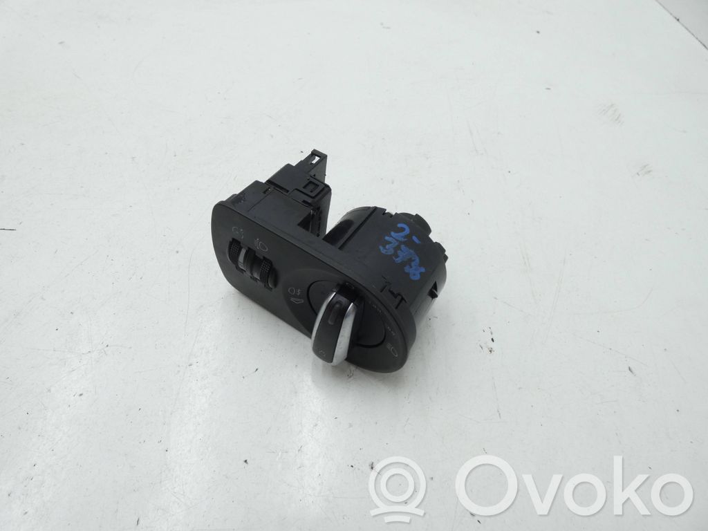 Audi A3 S3 8P Lukturu slēdzis 