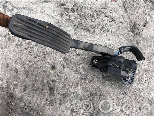 Volvo V70 Accelerator throttle pedal 