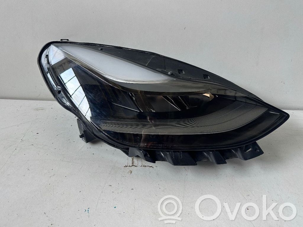 Tesla Model 3 Phare frontale 