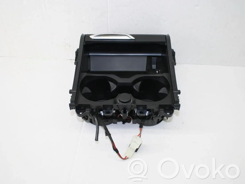 BMW X4 G02 Puodelio laikiklis 