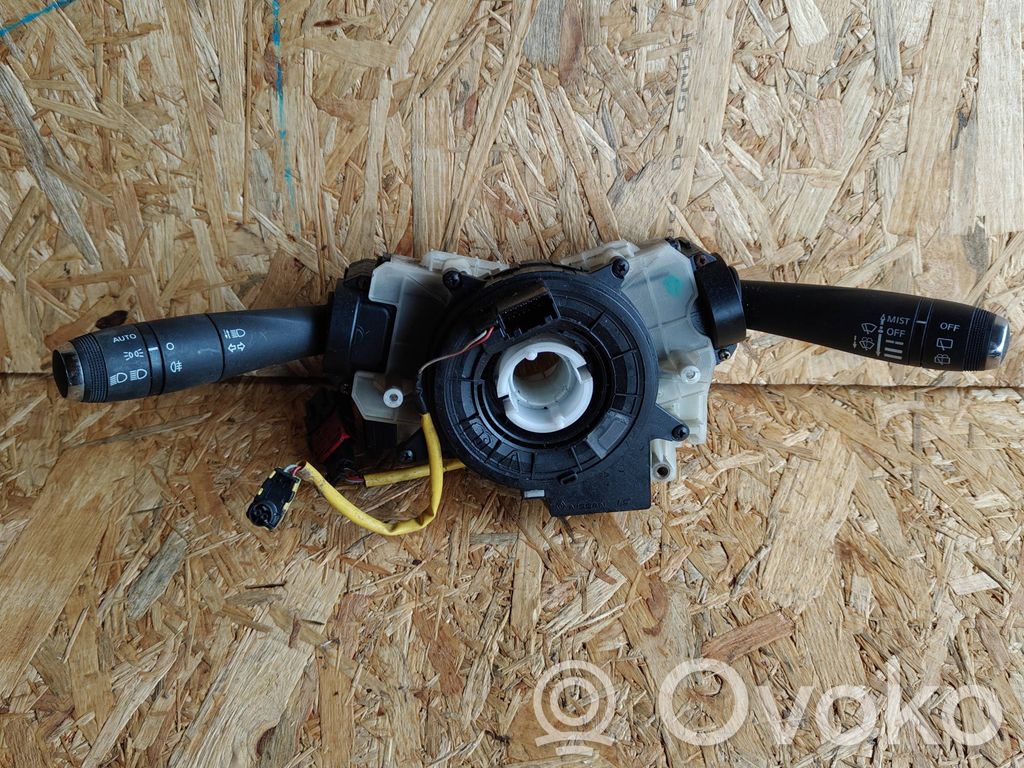 Dacia Spring Commodo, commande essuie-glace/phare 