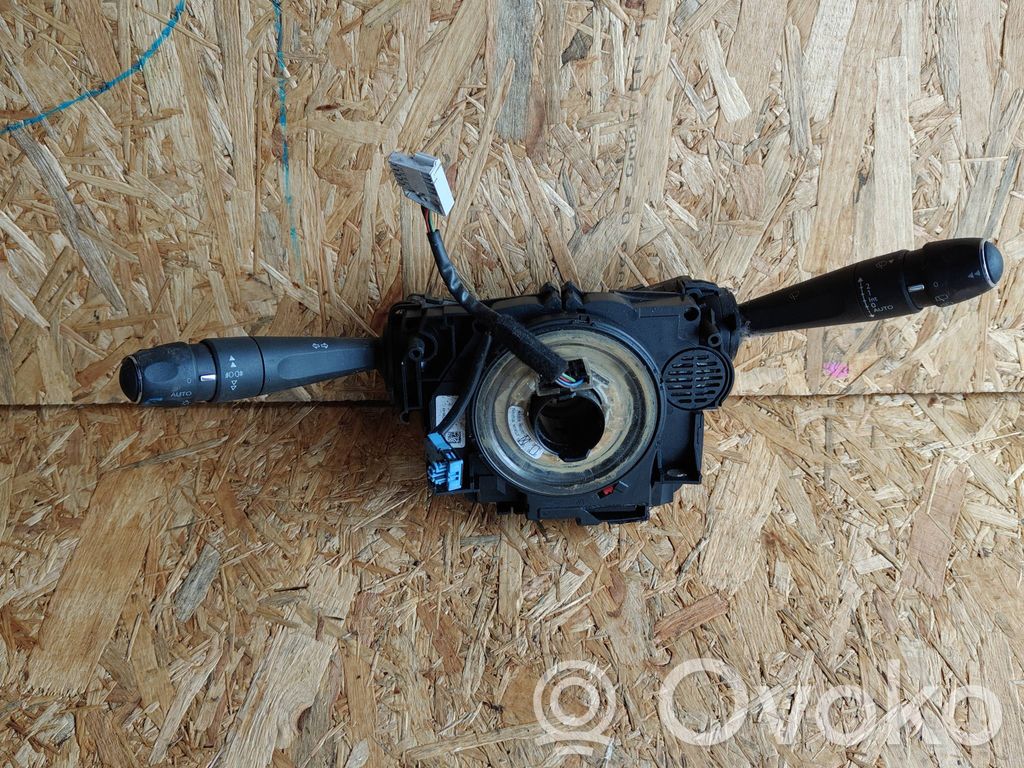 Citroen C4 II Interruptor/palanca de limpiador de luz de giro 