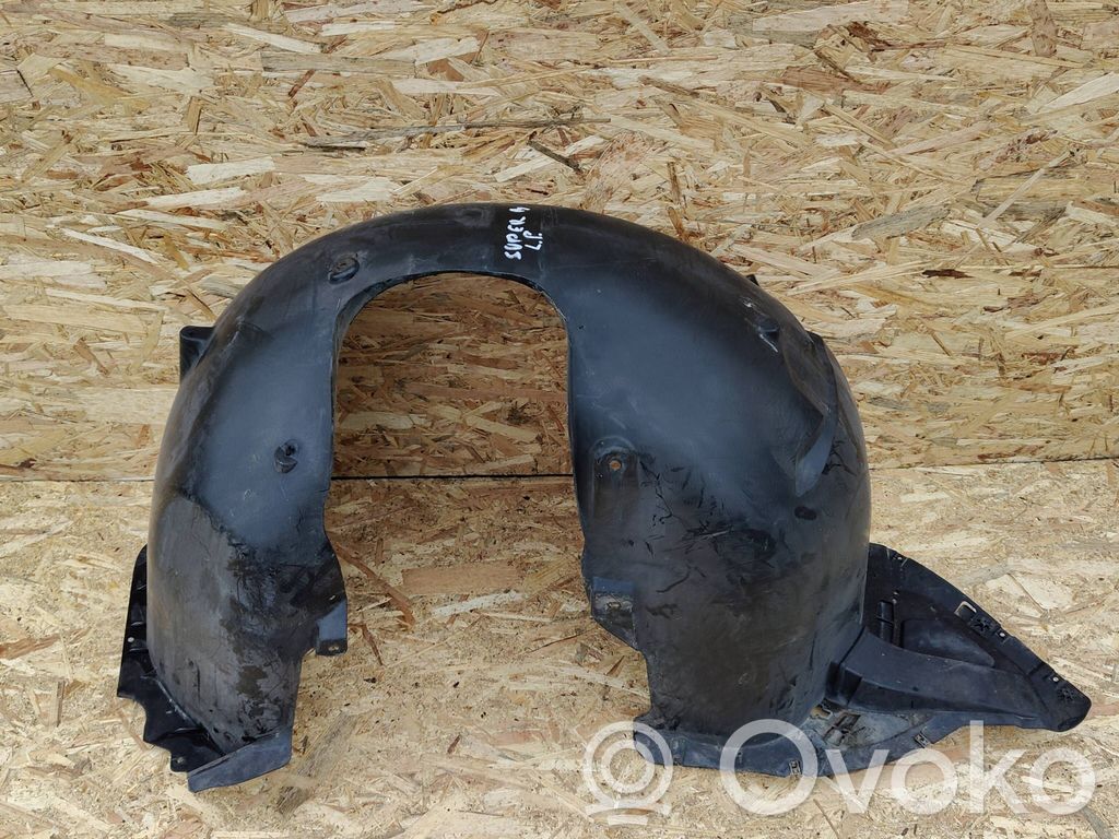 Skoda Superb B8 (3V) Rivestimento paraspruzzi passaruota anteriore 