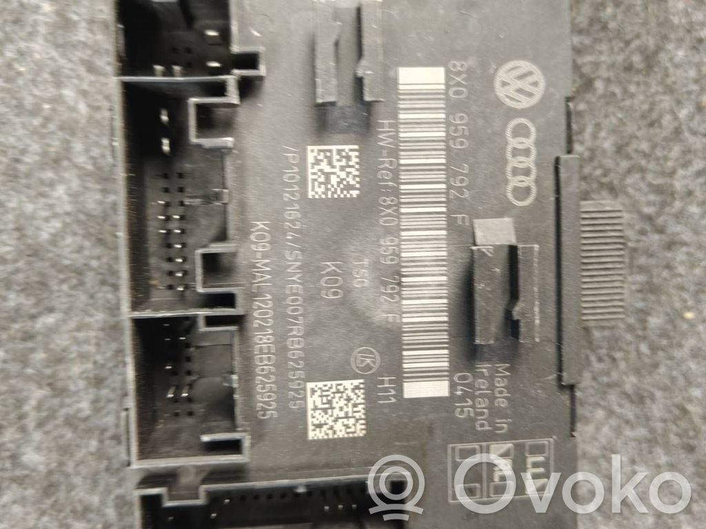 Unité de commande module de porte   8X0959792F