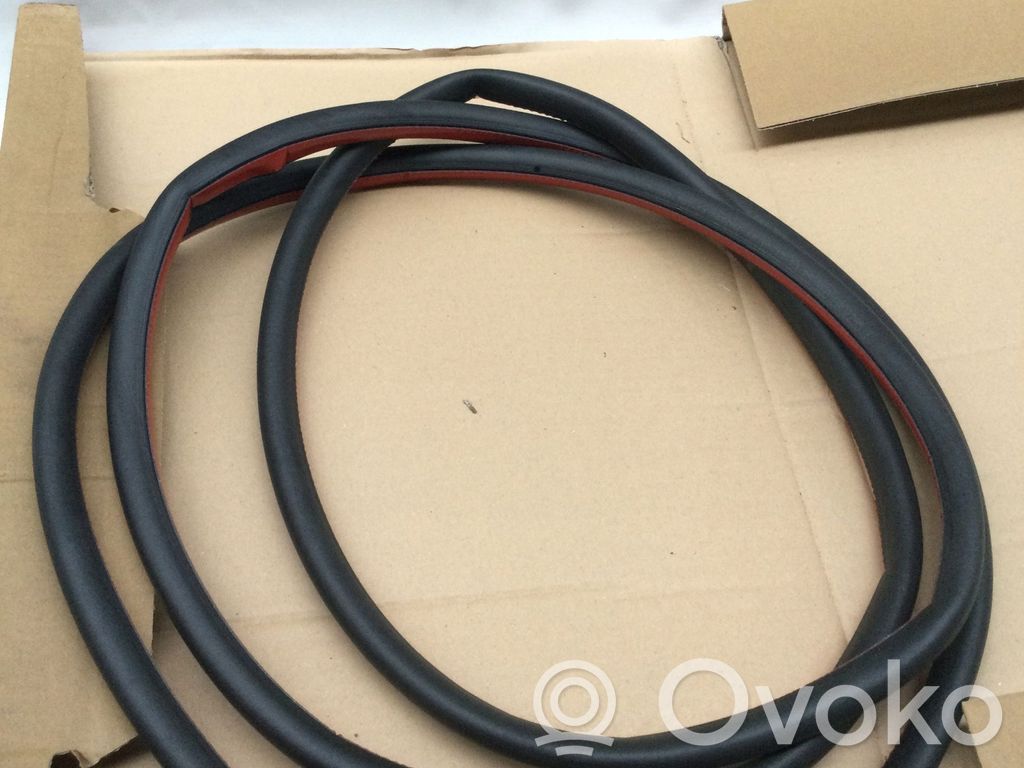 Etuoven kumitiiviste   7033787