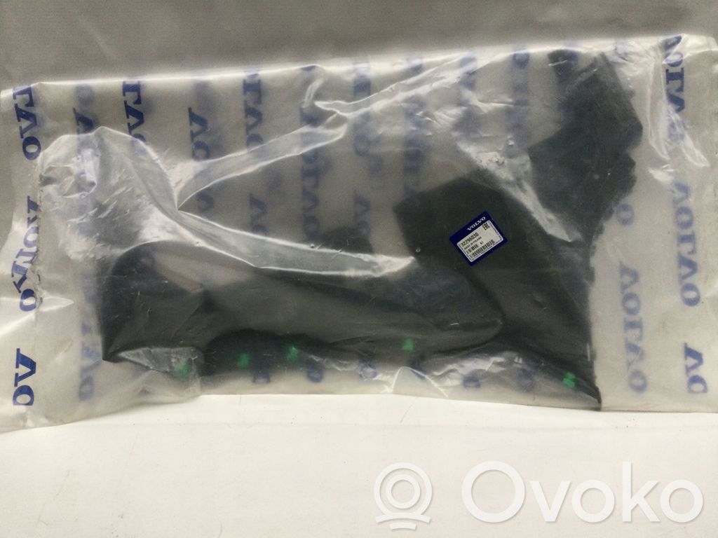 Volvo XC60 Suport montare bară spate 