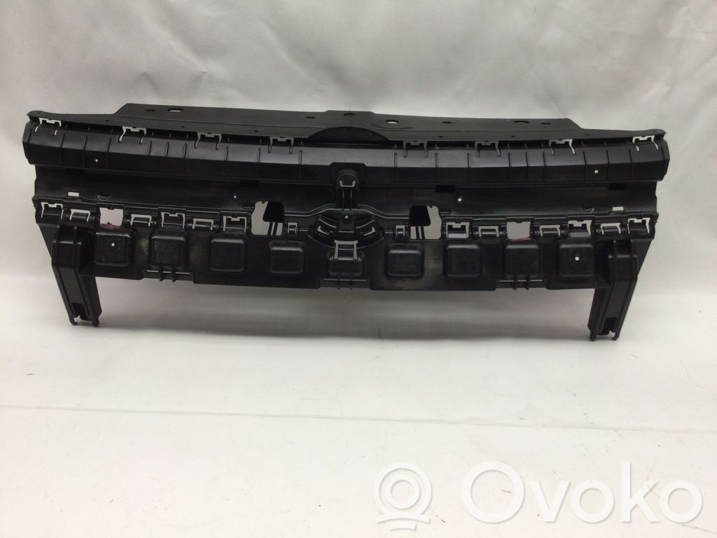 Volkswagen Caddy Maskownica / Grill / Atrapa górna chłodnicy 