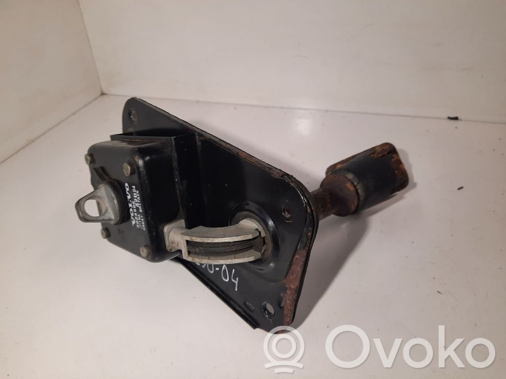 Volvo XC90 Spare wheel mounting bracket 