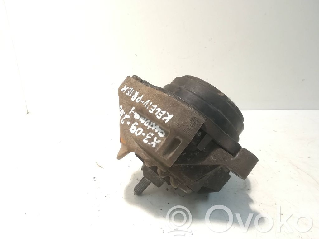 Engine mount bracket