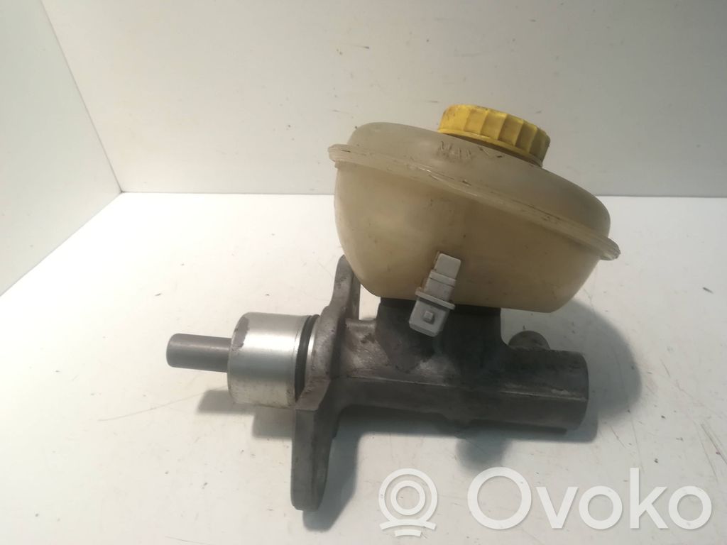 Volkswagen PASSAT B5 Główny cylinder hamulca 