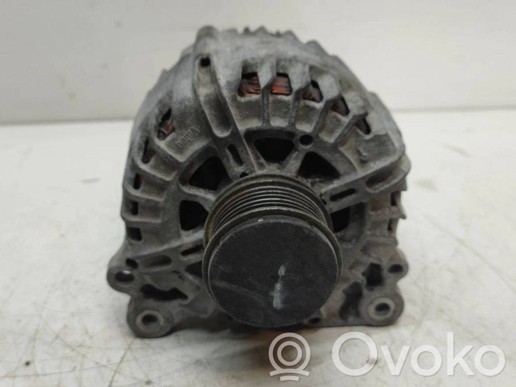 Volkswagen PASSAT B6 Alternator 