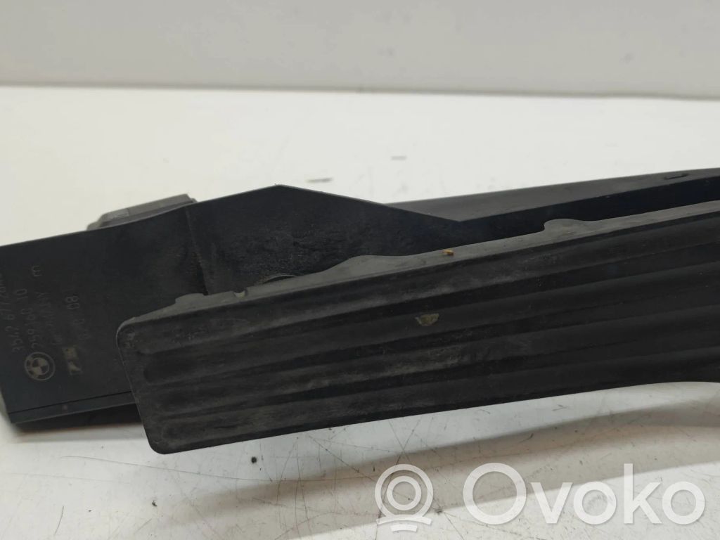 Accelerator throttle pedal   6772646,070108,25916010