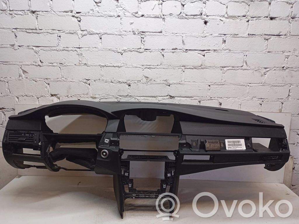 BMW 5 E60 E61 Kojelauta 